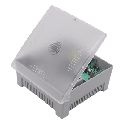 Fuente de Alimentación con Gabinete de 4 Salidas de 11 - 15 Vcd / 5 Amper /  Voltaje de Entrada: 96 - 264 Vca / Soporta Proteccion contra Sobrecorriente de Salida, Proteccion contra Cortocircuito / Led Indicador, vista 1